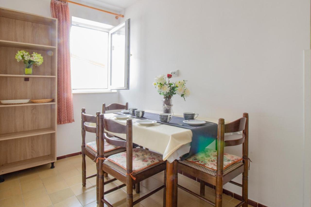 Galapagus Privat Beach & Boat Dock Apartment Metajna Luaran gambar