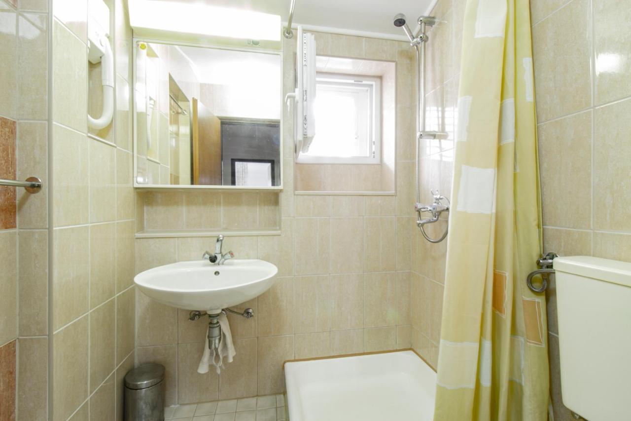 Galapagus Privat Beach & Boat Dock Apartment Metajna Luaran gambar