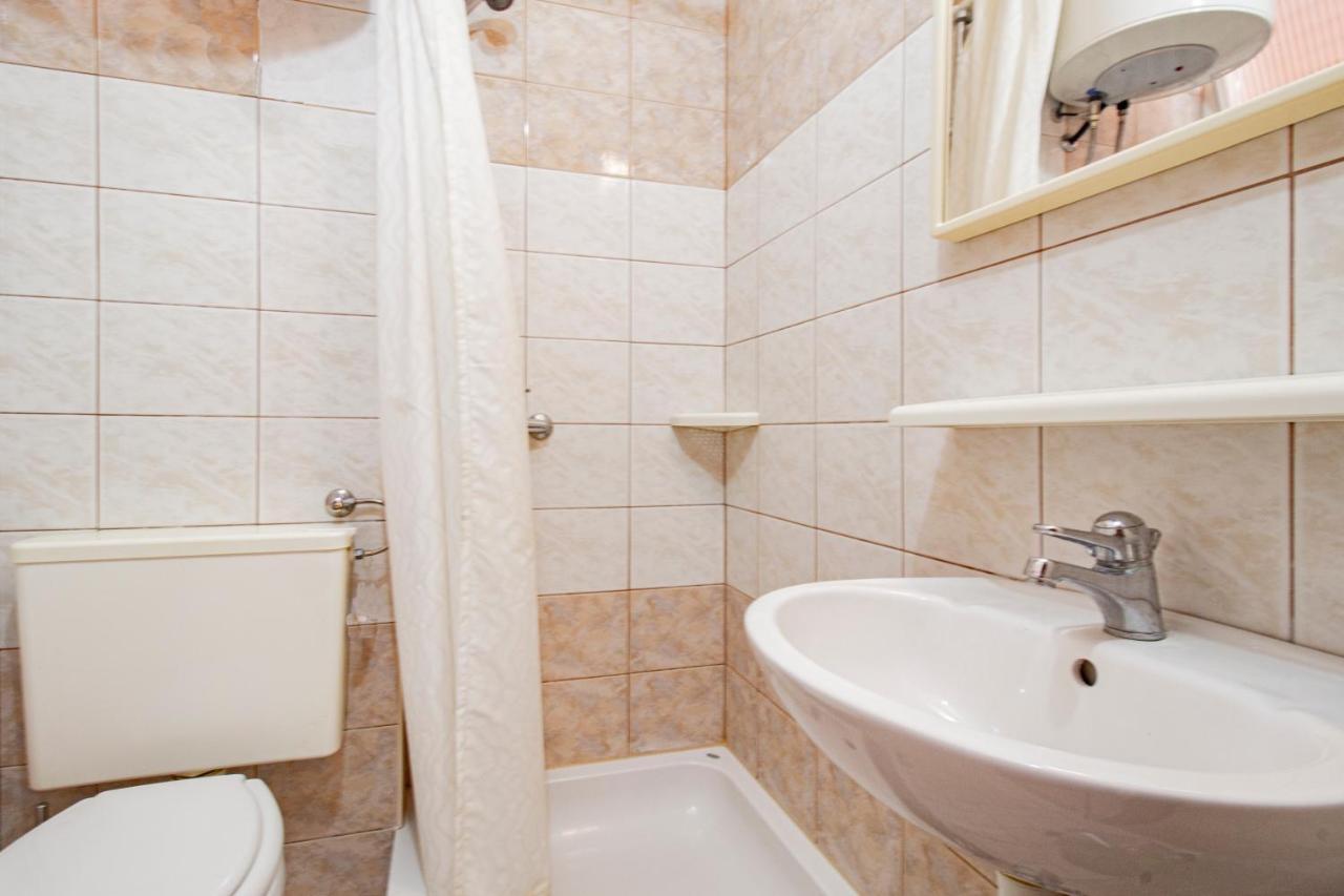Galapagus Privat Beach & Boat Dock Apartment Metajna Luaran gambar