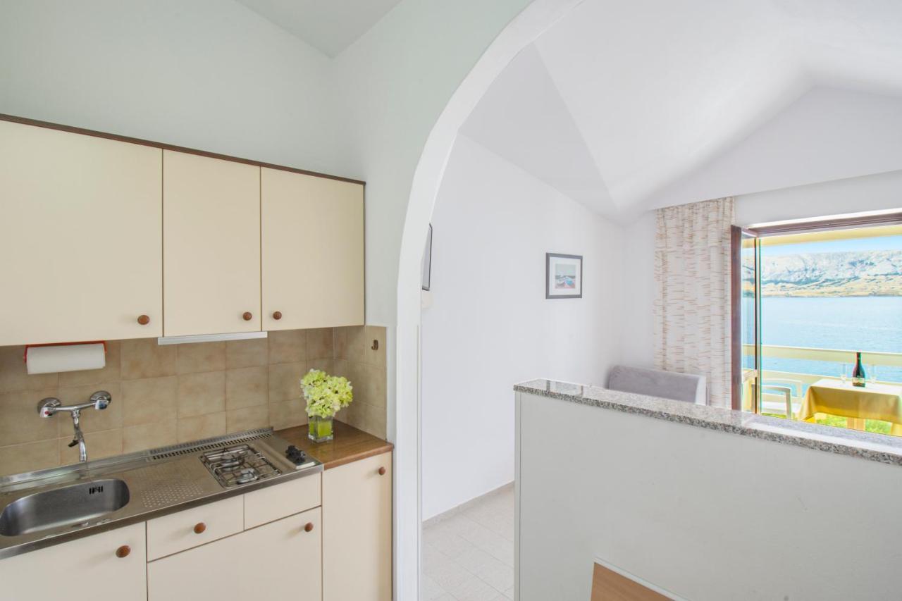 Galapagus Privat Beach & Boat Dock Apartment Metajna Luaran gambar